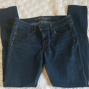 Dark wash American Eagle jeggings